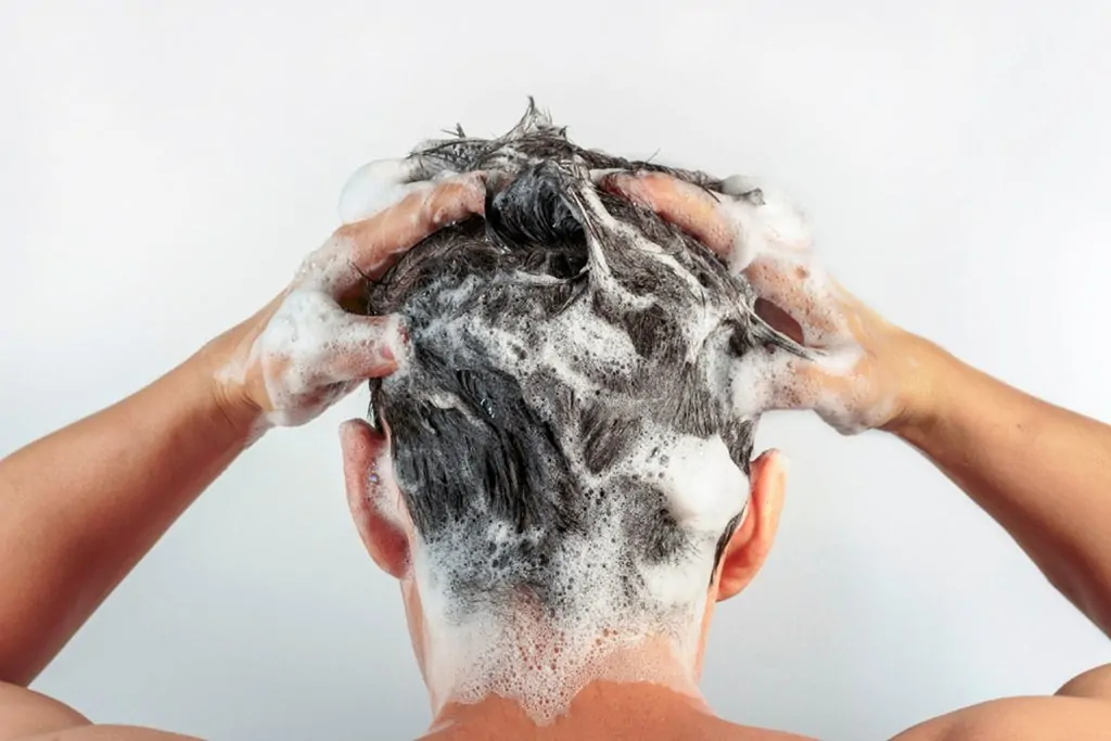 Goldene Regeln nach einer Haartransplantation: Die richtige Pflege für erfolgreiche Ergebnisse