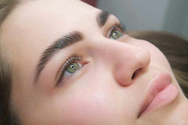 Augenbrauentransplantation bei LH Aesthetic
